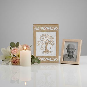 Urna de Madera Árbol de la Vida con Acabado Natural para Cenizas Humanas Adultas, Conmemoración, Diseño Personalizable - Product Image 1