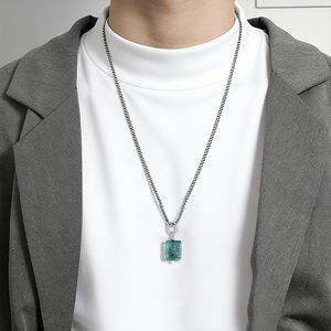 จี้หยกเจไดต์แท้ธรรมชาติ เกรด A สีน้ำเงิน ประดับด้วยมนต์หกคำ  ตัวเรือนเงินแท้ S925 เกรดไอซ์ ประดับหยกเจไดต์ - Product Image 4