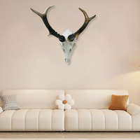 Figurine en résine peinte à la main sur le thème du cerf et des bois Statue d'art animal réaliste pour la décoration intérieure et les cadeaux d'ornement mural