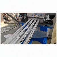 Machine d'extrusion bivis en PVC avec moteur pour la production de profilés d'angle et de cornières murales