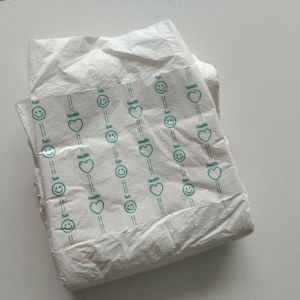 Campione gratuito vendita calda Custom ODM OEM pannolini per adulti a buon mercato assorbente stampato pantaloni in <span class=keywords><strong>PVC</strong></span> 10000 pz pannolini per bambini