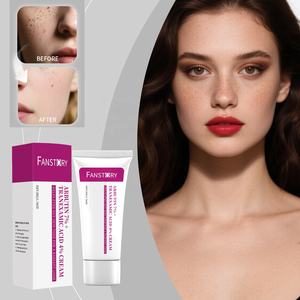 Crème hydratante pour le visage éclaircissante, apaisante et raffermissante à l'acide hyaluronique et à l'arbutine biologique, avec logo de marque privée - Product Image 6