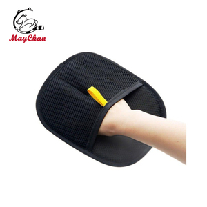 Pet Grooming Glove Anti-static Hair Removal Gloves Pet Grooming Mitts - Product Image 2