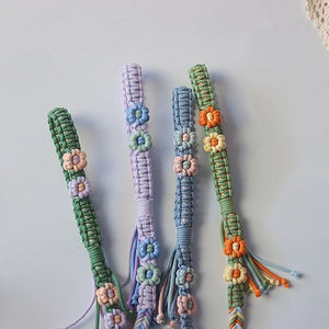 Vendita calda fatta a mano a mano guinzaglio per cani in cotone intrecciato Paracord con bellissimi accessori di fiori per animali domestici - Product Image 3