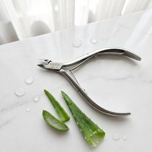 Luxury Carbon Steel Cuticle Nipper with Flat Jaw and Pointed Tip Professional <b>Nail</b> <b>Tool</b> for Finger Care in Gift Box - Product Image 4