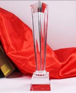 Honneur de cristal en gros pas cher vierge propre K9 cristal mains pouces transparents gravure verre prix médailles trophée - Product Image 5