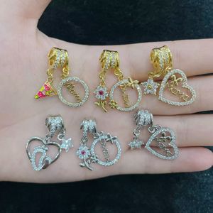 BD-L5647 Dijes de Esmalte de Alta Calidad para el Día de la Madre y Amor, con Diseño de Tulipán, Mamá/MAMA, Ángel con Circonitas y Cupcake, Joyería con Dijes AMORE - Product Image 3