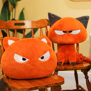 Rode zittende koele kattenpop - grappig en schattig knuffel, perfect familiecadeau voor jongens en meisjes, zacht knuffeldier - Product Image 3