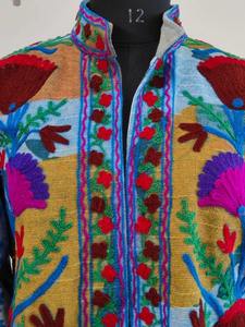 Blouson bomber classique brodé à la main avec motif floral, réversible, 100% coton, tissu Suzani, longueur courte, prêt pour l'hiver - Product Image 4