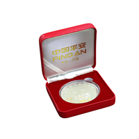 Boîte de rangement pour badges en cuir PU de luxe sur mesure avec charnière à ressort, étui de présentation pour pièces commémoratives, cadeaux, boîte carrée rouge