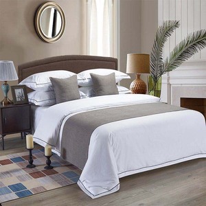 ชุดเครื่องนอนโรงแรม ผ้าปูที่นอนแบบเรียบ ขนาดควีนไซส์ คิงไซส์ สีขาวล้วน สำหรับโรงแรมระดับห้าดาว - Product Image 2