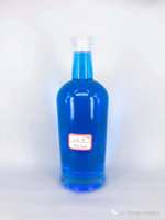 Alibaba botellas de vidrio claro de fondo grueso flint botella de 700ml botella de vidrio vacía para whisky licor 500ml con tapa