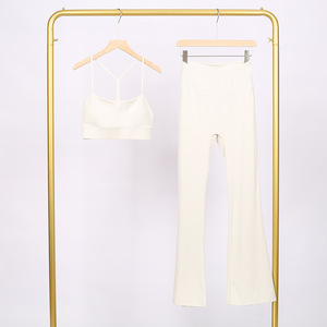 Completo Sportivo da Donna: Top a Y Traspirante e Pantaloni Svasati, con Reggiseno Effetto Nudo, Schiena Bella, Anti-Shock e Push-Up, Ideale per Yoga - Product Image 4