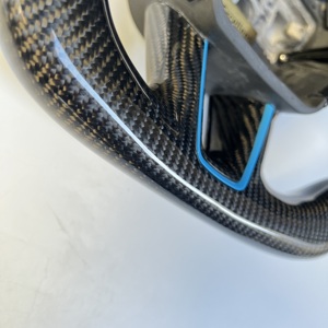 Volant en fibre de carbone au design exceptionnel pour <span class=keywords><strong>Ford</strong></span> <span class=keywords><strong>EcoSport</strong></span> - Product Image 4