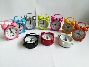 Nuevo Reloj Despertador Metálico Mini Colorido con Logotipo Personalizado, Multifuncional y Duradero - Regalo Perfecto para Estudiantes - Product Image 3