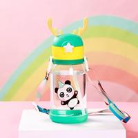 Bouteille d'eau portable pour enfants en plastique avec ventouses, motif dessin animé, grande capacité, pour l'extérieur, avec sangles.