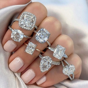 Bague de Fiançailles et de Mariage pour Femme en Argent Sterling 925 avec Moissanite Certifiée IGI, Taille Radiant, Sertie à Griffes, Modèle Pink Venom, Bijoux Personnalisés - Product Image 6