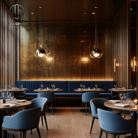 Ensemble de table et de chaises carrées en bois sur mesure Ron Group, sièges en velours bleu, mobilier de restaurant commercial