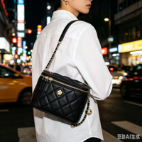 Sac à main classique pour femme, style boîte, avec décor camélia tendance – Imperméable, durable, portable, avec poignée supérieure et bandoulière chaîne à billes dorées, pour usage quotidien