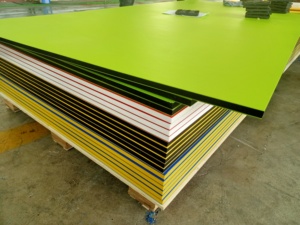 Lámina <span class=keywords><strong>de</strong></span> HDPE con Textura <span class=keywords><strong>de</strong></span> Piel <span class=keywords><strong>de</strong></span> Naranja, Bicolor, <span class=keywords><strong>de</strong></span> Tres Capas, Resistente a los Rayos UV, Apta para Instalaciones Recreativas al Aire Libre - Product Image 1