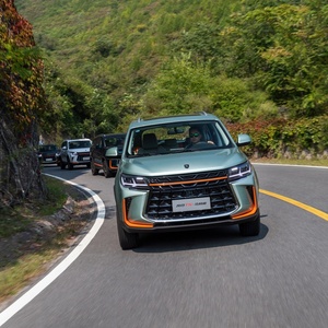 YT Auto Dongfeng Forthing T5 Evo รถเบนซิน<span class=keywords><strong>มือ</strong></span><span class=keywords><strong>สอง</strong></span>1.5TD รถครอบครัว5/7ที่นั่งราคาถูก - Product Image 4