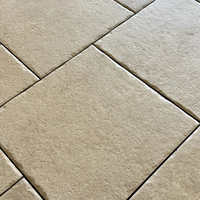 Dalles de pavage en pierre naturelle, calcaire blanc, calcaire beige Porto, pavés en calcaire du Portugal, pavés d'extérieur de haute qualité