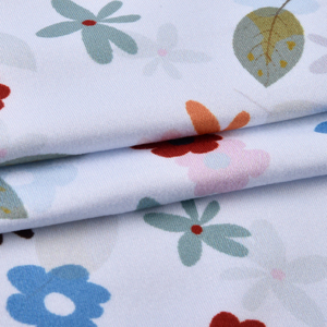 Motif floral et feuilles mortes sur fond blanc, tissu tricoté sur mesure pour vêtements - Product Image 4