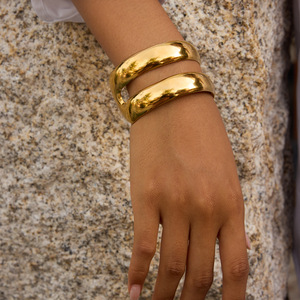 Bracelet ouvert en acier inoxydable doré à double couche, bijoux unisexes - Product Image 3