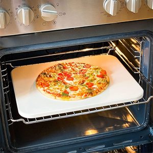 Pierre à pizza rectangulaire réfractaire 38x30 cm beige en céramique avec poignées pour la cuisson au four - Product Image 6