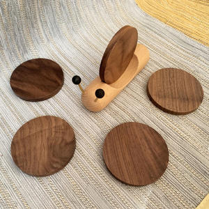 Juego de Posavasos de Madera de Nogal, Posavasos Aislante de Calor, Posavasos de Madera Maciza con Forma de Caracol para Tazas de Té - Product Image 4