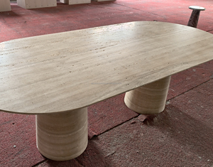 Table à manger ovale en travertin beige crème italien, sur mesure, en pierre naturelle de luxe, avec piédestal conique, pour cuisine et extérieur - Product Image 1