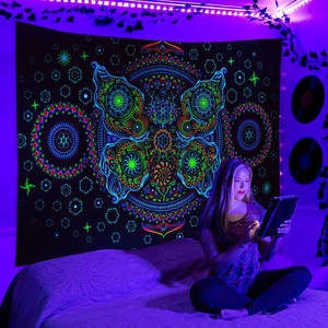 Tissu de <span class=keywords><strong>tapisserie</strong></span> murale uv personnalisé <span class=keywords><strong>tapisserie</strong></span> hippie trippy tenture murale <span class=keywords><strong>tapisserie</strong></span> spirituelle lumière noire - Product Image 3
