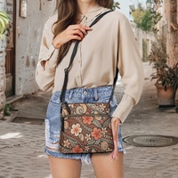 Sac à bandoulière portable pour femme avec motif floral tropical et coquillages, fermeture éclair, idéal pour le quotidien, les voyages, l'église, le shopping et les sorties.