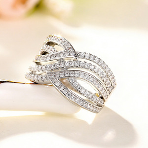 Anello Minimalista a Onda per Donne, Elegante Gioiello da Dito alla Moda - Product Image 5