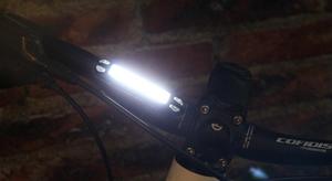 Feu arrière de <span class=keywords><strong>vélo</strong></span> LED bicolore puissant et étanche <span class=keywords><strong>pour</strong></span> fixation arrière/avant/tige de selle - Product Image 6
