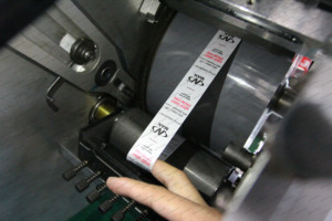 Máy in nhãn vải <span class=keywords><strong>flexo</strong></span> 3 màu Máy in <span class=keywords><strong>flexo</strong></span> cho nhãn Chăm sóc hàng may mặc, taffeta, hàng dệt - Product Image 6