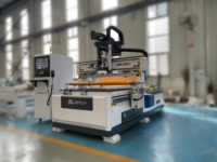Nouveau 1325 3 axes CNC Machine de gravure pour bois fenêtre porte coupe simple broche ATC engrenage bois routeur bois fenêtre porte coupe