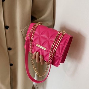 Sac à bandoulière pour femme en cuir PU texturé, imperméable, tendance, avec chaîne, vente chaude - Product Image 3
