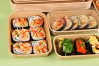 Boîte à sushi en papier kraft rigide jetable de qualité alimentaire avec couvercle, biodégradable, recyclable, emballage à emporter