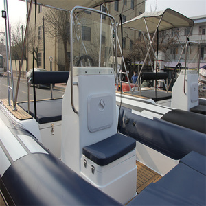 قارب مطاطي إيطالي <span class=keywords><strong>20</strong></span> قدمًا مضلع عالي السرعة من مادة الألياف الزجاجية الصلبة بدن PVC قابل للنفخ Patrol Hypalon للبيع - Product Image 4