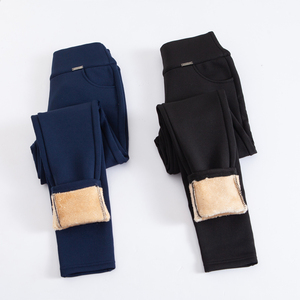 <span class=keywords><strong>Pantaloni</strong></span> invernali <span class=keywords><strong>in</strong></span> pile caldo da <span class=keywords><strong>donna</strong></span> <span class=keywords><strong>pantaloni</strong></span> spessi <span class=keywords><strong>in</strong></span> velluto <span class=keywords><strong>pantaloni</strong></span> a matita elastici neri <span class=keywords><strong>in</strong></span> Cashmere <span class=keywords><strong>elastico</strong></span> a <span class=keywords><strong>vita</strong></span> alta Plus Size 5XL - Product Image 2