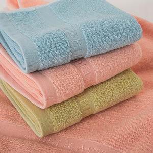 Serviettes Kim Ryan 35x75cm en polyester et coton absorbant et antibactérien pour bébé et usage familial - Product Image 3