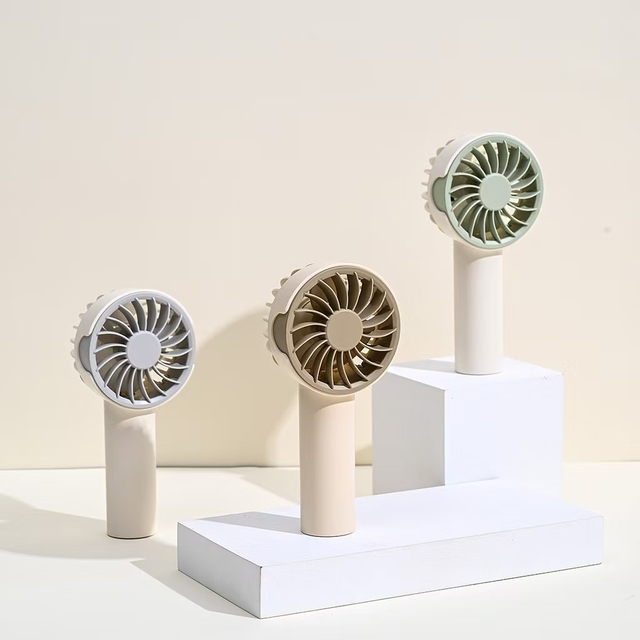 2024 Newest Hot Sell Customize Handy Usb Mini Fan Rechargeable Portable Handheld Usb Cooling Desk Silent Small Pocket Fan