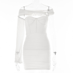 Vestido ajustado de un solo hombro con manga transparente, sin espalda, falda corta, para noche - Product Image 5