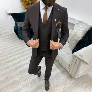 Ensemble de costumes pour hommes formels 3 pièces avec veste à revers en pointe, gilet, pantalon, élégant pour les occasions professionnelles, les soirées, les mariages - Product Image 5