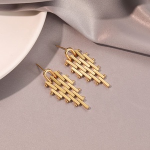 Boucles d'oreilles clous minimalistes en argent 925 plaqué or, style tendance, longues et polyvalentes, accessoires de mode, cadeau d'anniversaire - Product Image 6