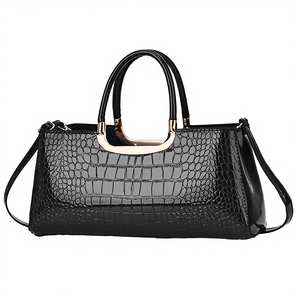 Sacs à bandoulière/sacs travers pour femmes en cuir PU de haute qualité avec fermeture à glissière et doublure en soie - Sacs tendance pour l'extérieur - Product Image 3