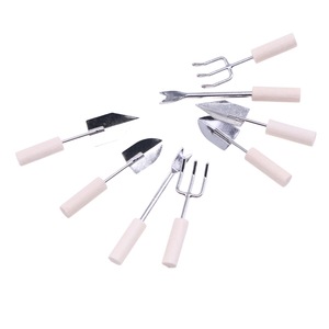 Xicheng Dollhouse Mini manche en bois outils de jardin, petits accessoires de scène de cour en tissu, fleurs, sol et ferme - Product Image 3