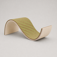 Planche à gratter pour chat Wave, type S, en liège naturel avec surface de grattage en feutre pour chats d'intérieur, tapis rayé vert et marron