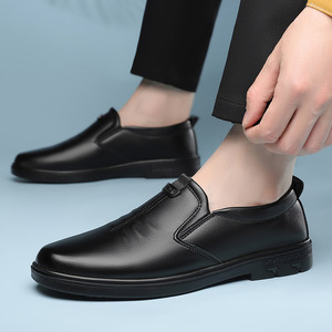 Mocasines de Cuero Genuino para Hombre, Punta Redonda, Sin Cordones, Suela de Goma Suave, Diseño Sólido con Logotipo en la Parte Inferior, Zapatos Casuales de Negocios para Otoño - Product Image 3
